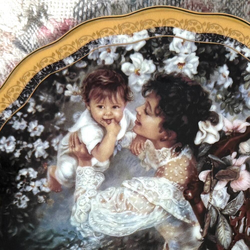 Mother’s Love Sandra Kuck Collector Plate Bradford Exchange Reco 1999